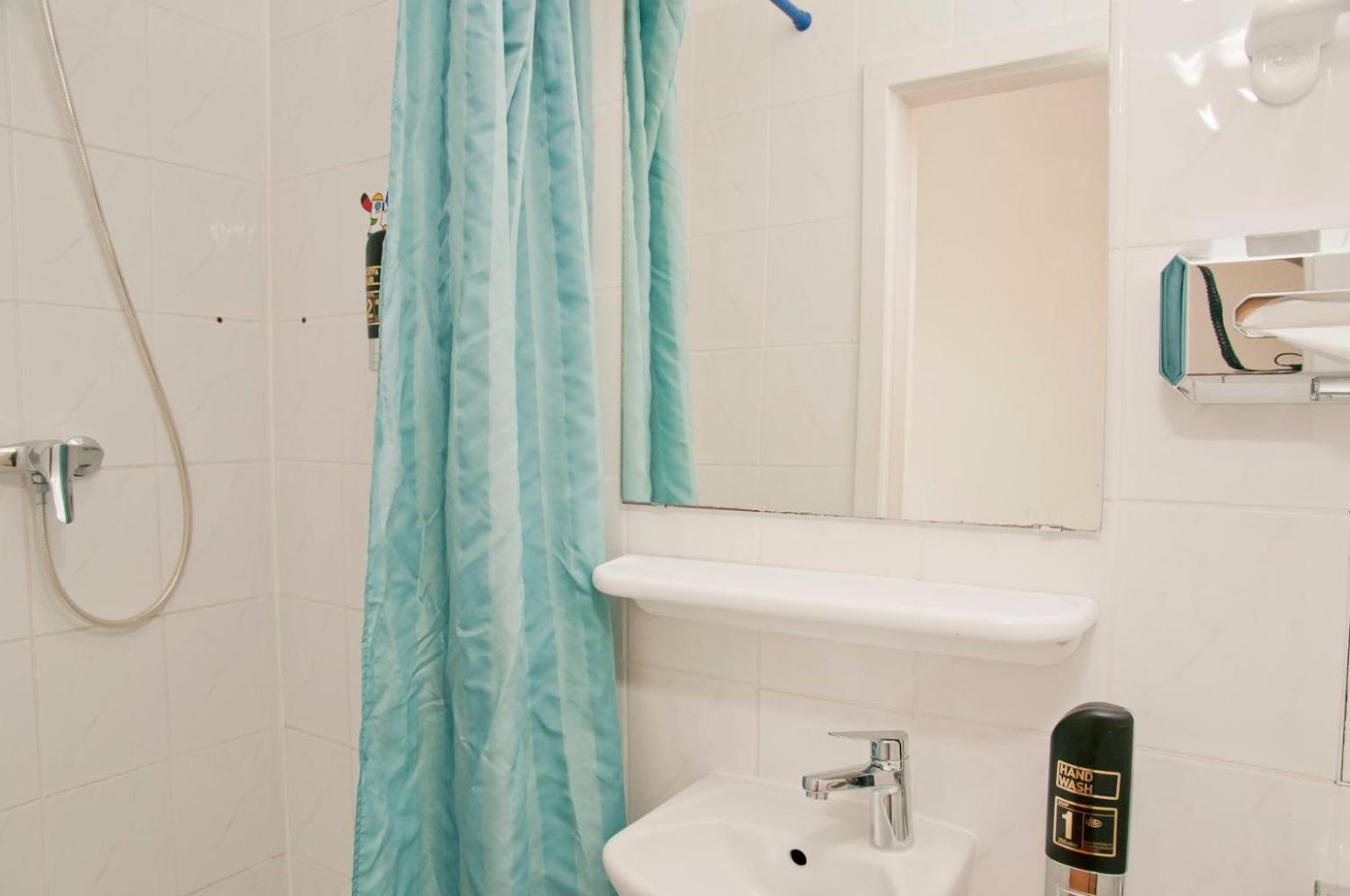 Single Room Private Bathroom