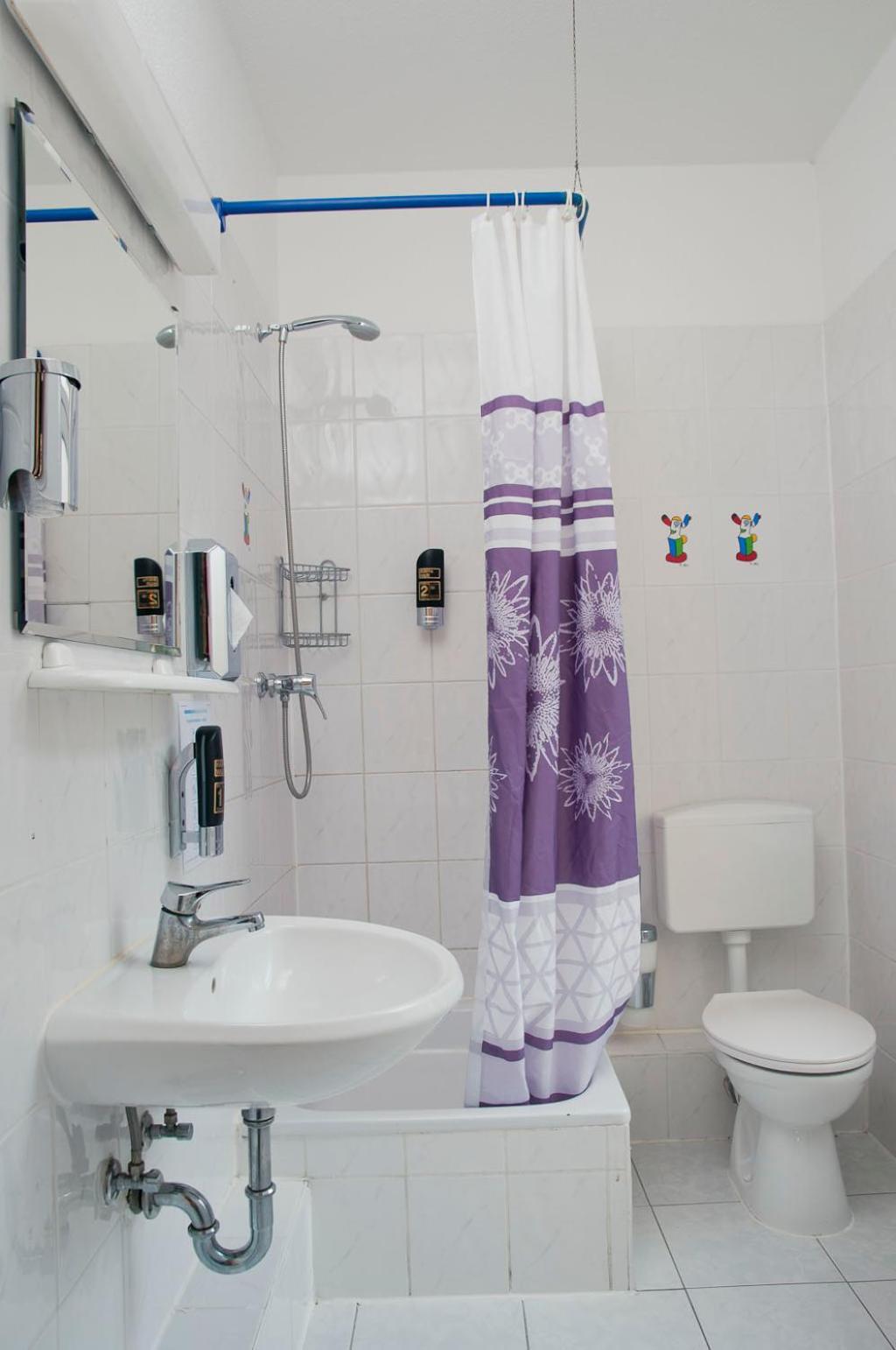 Quadruple Room Bathroom